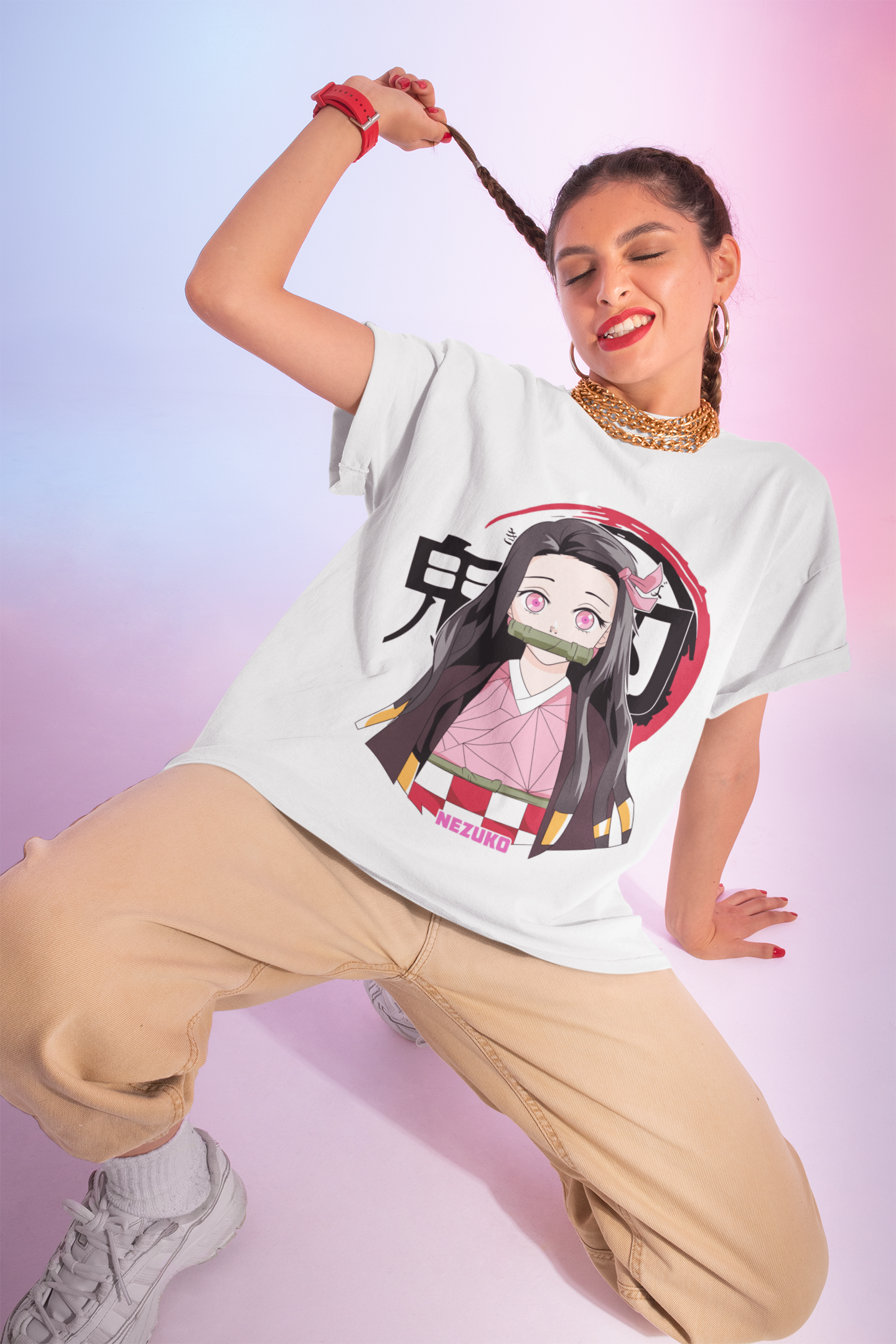 mockup-of-a-woman-wearing-an-oversized-round-neck-tee-m636 (5)